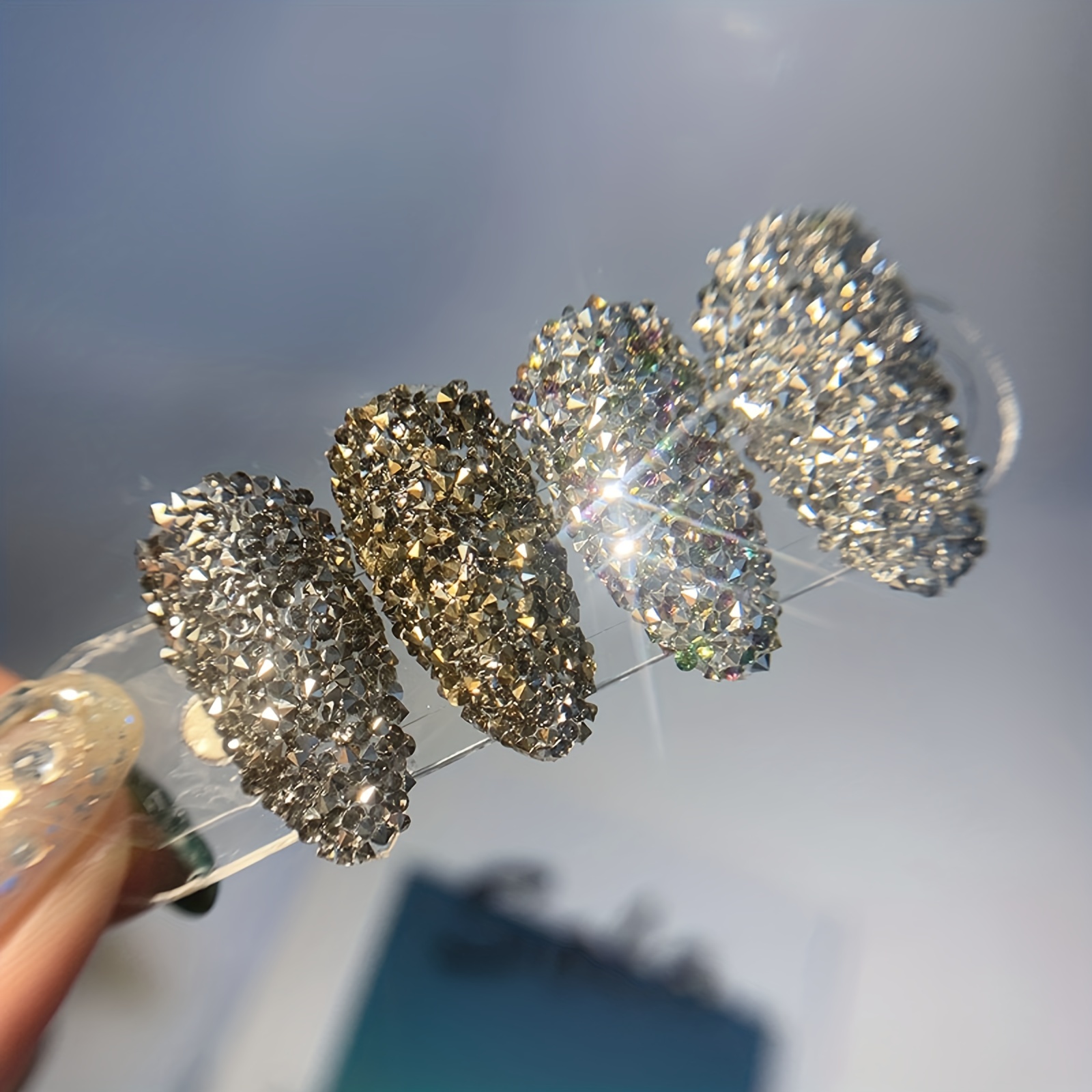 Glitter Caviar Nails Rhineston - đánh giá và giá Nail Art Xmas